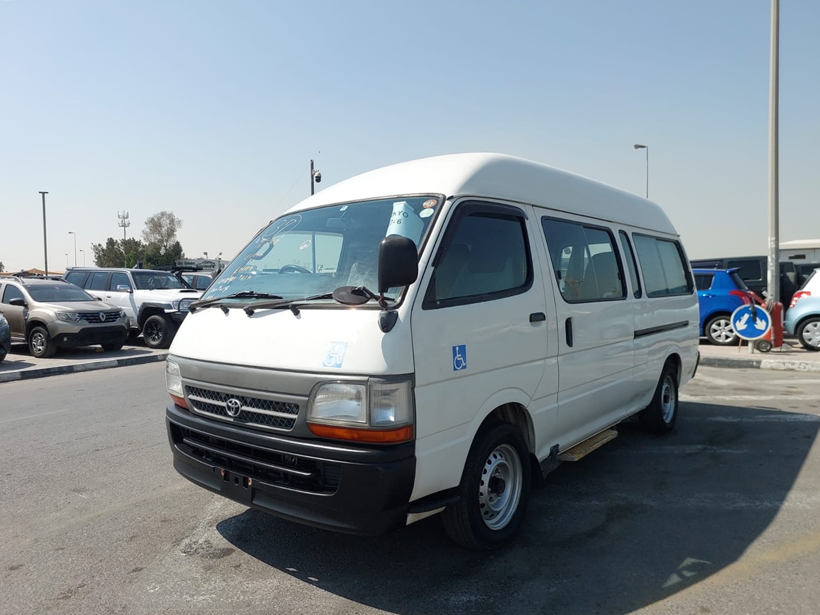 TOYOTA HIACE