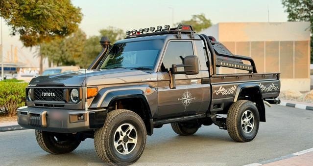 TOYOTA Land Cruiser