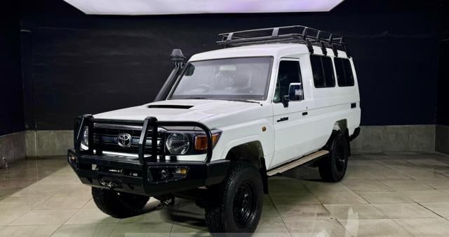 TOYOTA Land Cruiser