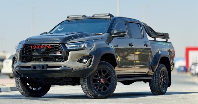 TOYOTA Hilux