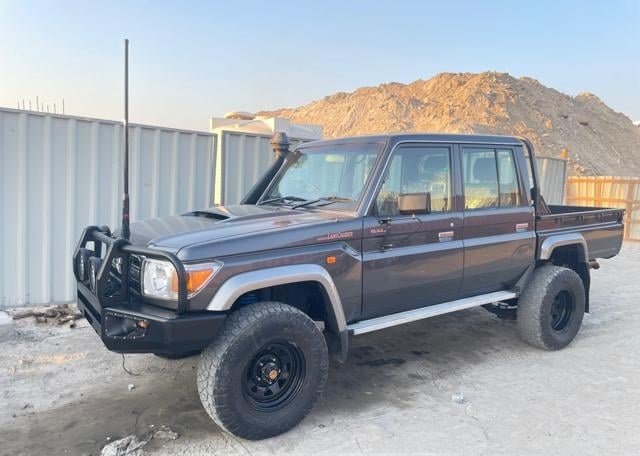 TOYOTA Land Cruiser