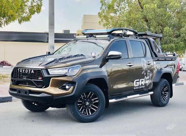 TOYOTA Hilux