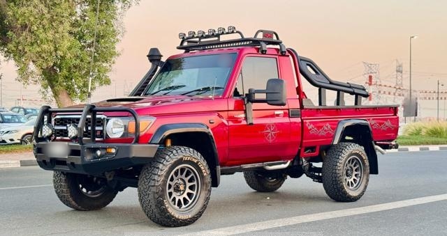 TOYOTA Land Cruiser