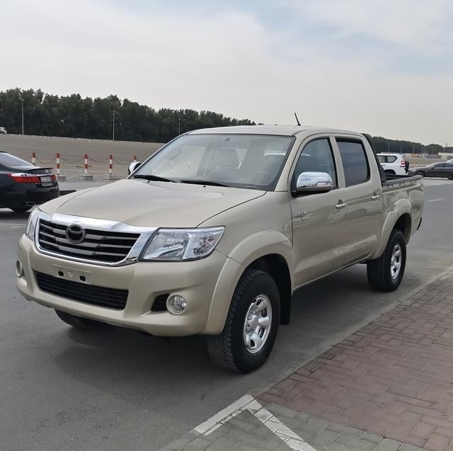 TOYOTA Hilux