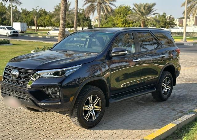 TOYOTA Fortuner