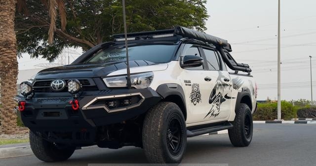 TOYOTA Hilux