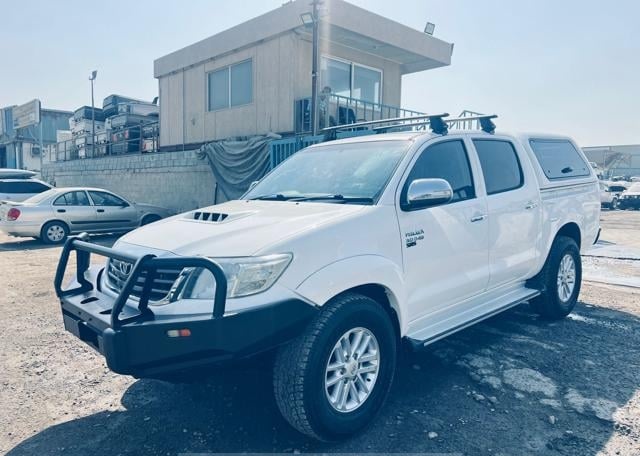 TOYOTA Hilux