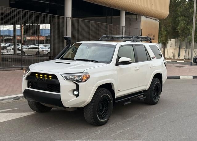 TOYOTA 4 RUNNER