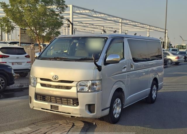 TOYOTA HIACE