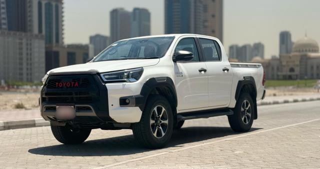 TOYOTA Hilux
