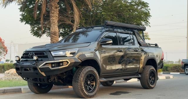 TOYOTA Hilux