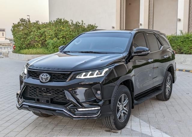 TOYOTA Fortuner
