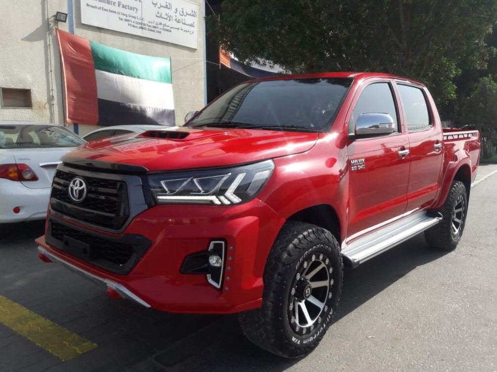 TOYOTA Hilux
