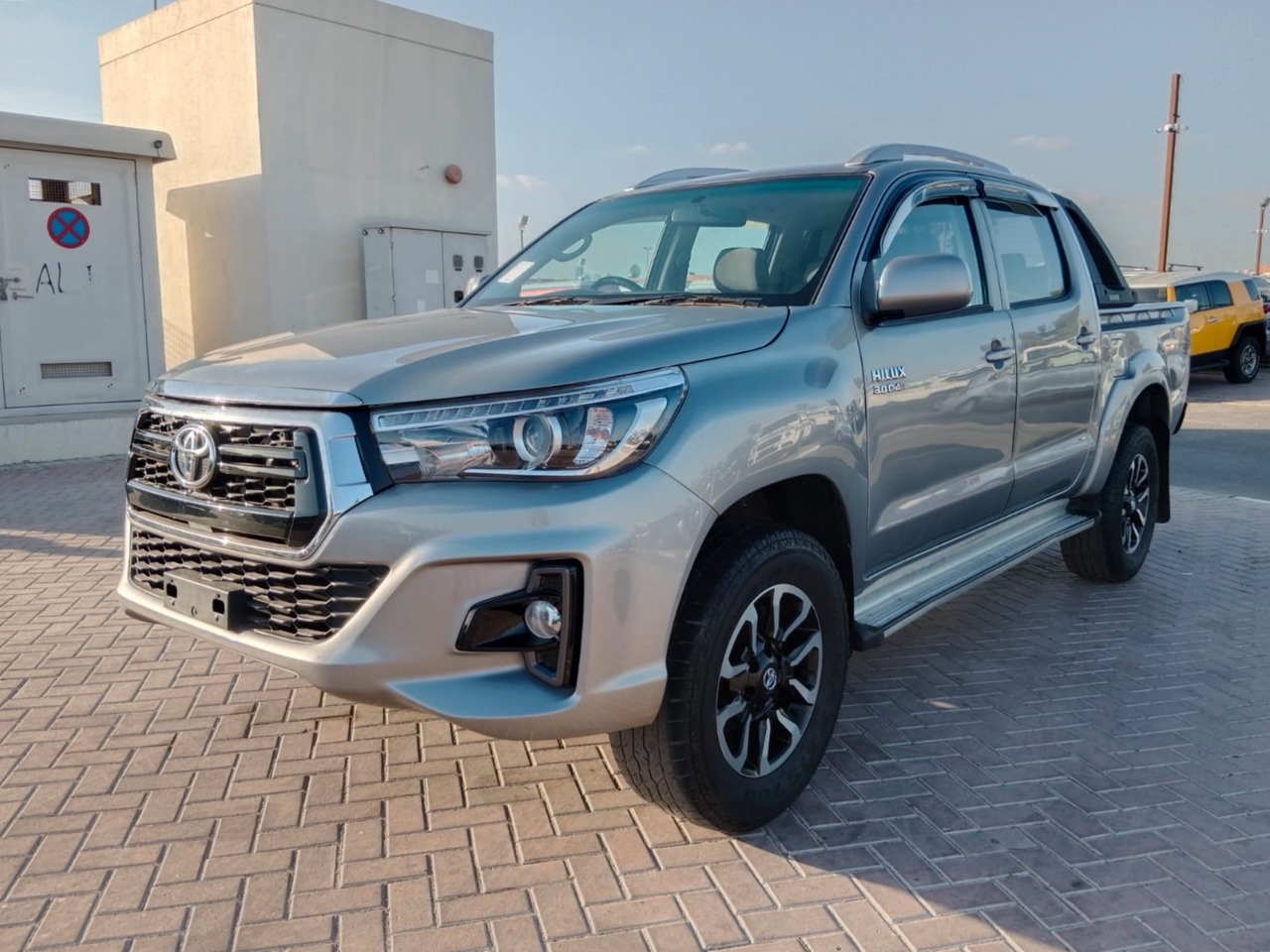 TOYOTA Hilux